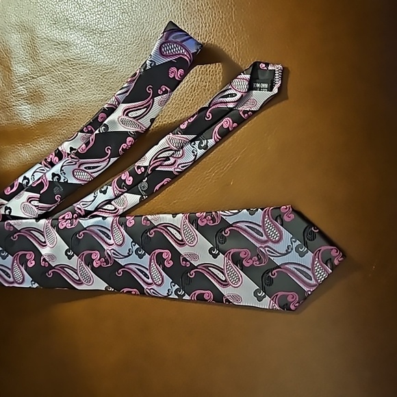 3/$30 TWENTY DOLLAR TIE Striped Hot Pink Paisley Silver Black Tie - Picture 7 of 8